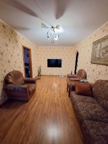 Продам 4 кімнатну квартиру.