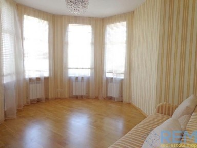 Продажа 2-комнатной квартиры 112 м², Довженко ул., 3