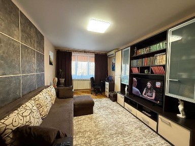 Продаж 3-кімнатної квартири в м. Ужгород, вул. Заньковецької