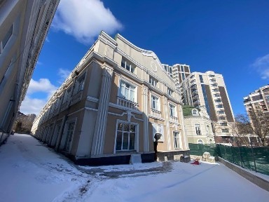 Продаж‼️ комерційне приміщення 3 поверхи Золотоустівська 23 центр без%
