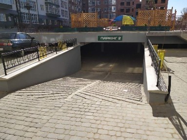 Готова до ремонту, Здана, 3-кімнатна квартира в центрі, Бандери