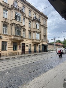 Продаж комерці приміщення на пл. Митній ближній Центр