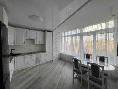 Продаж 2 кім. квартири плюс кухня-студія по вул. Дж. Ленона