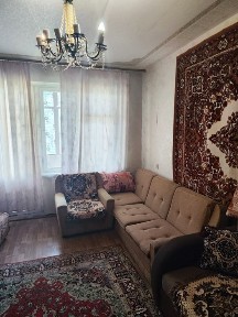 Продаю 1к/кв ул. Комонавтов 6/9,43/17/9,балкон, лоджия 18000