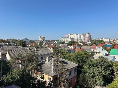 квартира в двох рівнях в центрі міста.