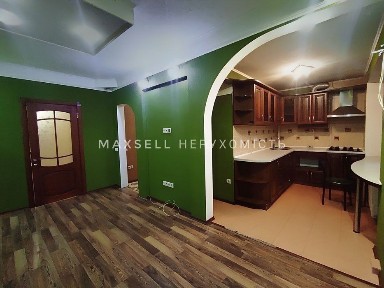 Продам 2-кімнатну квартиру з автономним опаленням в центрі міста