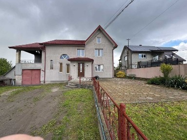 Продається особняк м. Бурштин. Вартий вашої уваги!