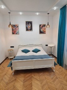 Подобова, погодина оренда Львів біля Оперного театру 5 хвилин до ТЦ Фо