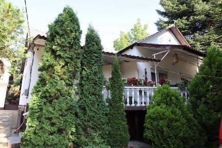 Продається сімейний будинок - дача в в селі Oклі-геть