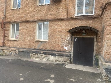 2-х кімнатна квартира у центрі ( Поштова)