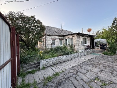 Продам дом на красной линии (не аренда)