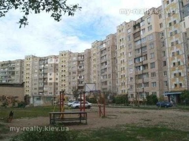 Закревського 49/1 ! Трикімнатна 90 кв. м !