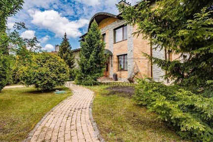Продаж будинку 450м2 с. Романків КМ Сонячна Долина/Ліс Озера