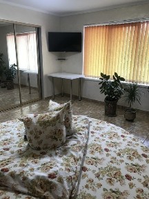 Квартира подобово.