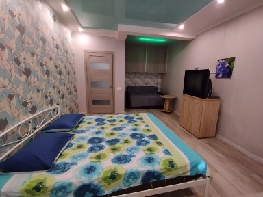 Посуточно почасово хорошая 1-комн. кв. Правый берег, Осипенковский р-н