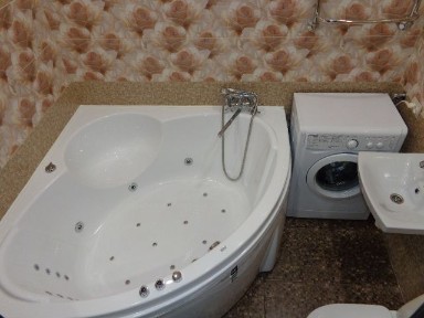 2-кімн. VIP Студія. Центр. Подобово. Джакузи. Кондиціонер,Wi-Fi. 