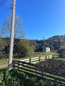 Продаж будинку в смт. Славське біля центральної дороги