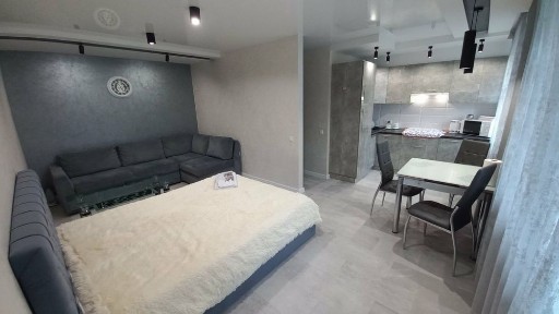 Здам подобово р-н вокзалу 1 кімнатну квартиру. Студія. (Перша здача).