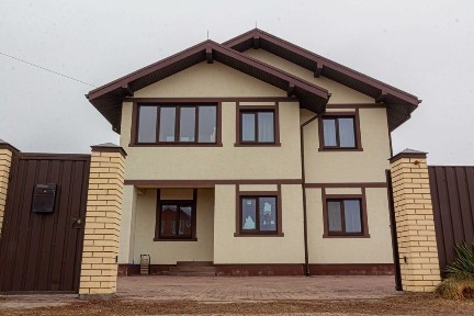 Будинок площею 179 м2 на ділянці 11 соток в с. Глібівка від власника