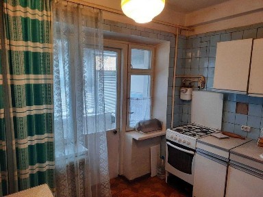 Продам 2 кімнатну квартиру, Вишгород, Симоненка 8, кімнати окремі