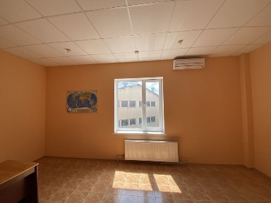 Надам в оренду офісне приміщення 20 м2