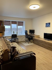 Продається трикімнатна квартира вул. Одеська