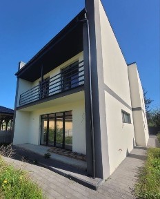 Міське ОЗЕРО ГОТОВИЙ 2-х поверховий будинок з гаражем