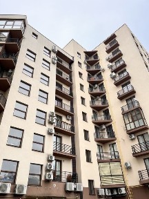 Велика 3к. квартира у зданому будинку/ЦЕНТР