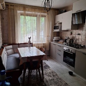 Продам 4 к квартиру ж/м Тополя-3