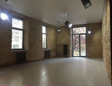 Продаж приміщення. Вул. Полтавська 12. Фасадні вікна