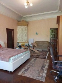 Продам 2 комнатную квартиру в Центре