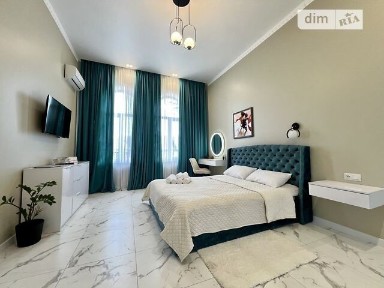 Сучасна квартира з дизайнерським ремонтом в Центрі