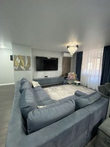 Продаж видової трикімнатної квартири, Вишневе