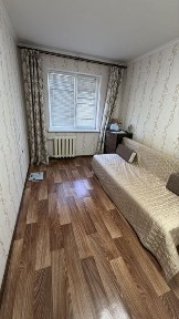 Продам 4 кімнатну квартиру в Центрі.