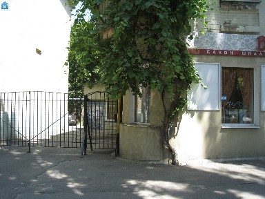 Днепр ул. Староказацкая 74.