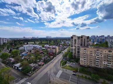 Киев, Тростянецкая ул., 49