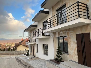 Котедж преміум сигменту у цетрі міста