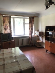 Продаж 1-но кімнатної квартири ( хороший варіант під комерцію )