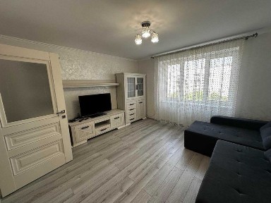 Продається 2 кімнатна квартира в м. Тячів