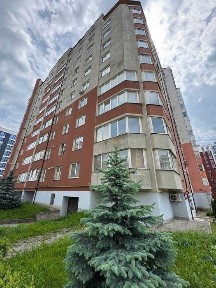 Продається 2 кім. квартира 81.4м2 по вул. Хіміків, поруч Річки