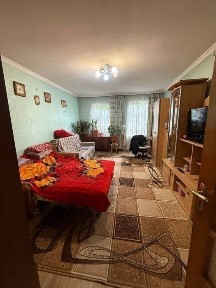 Продається частина будиночку з гаражем по вулиці Прутській