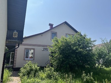 Продаж будинку з ремонтом. В престижному районі міста.