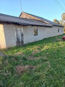 Меблевий склад у с. Брошнів