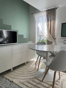 Віта-Поштова, Айвазовського 4