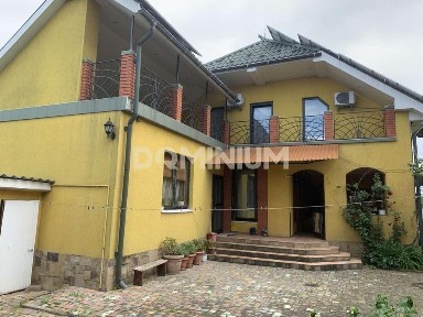 Продається чудовий будинок, комфортне житло м. Виноградів