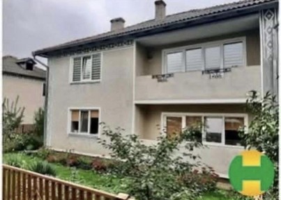 Продається 2-поверховий будинок