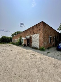 Продаж приміщення вільного призначиння