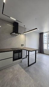 Видова на парк квартира з новим ремонтом! Центральний парк!