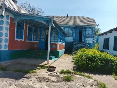 Продам 2 будинки на одній садибі в безпечному, спокійному селі.