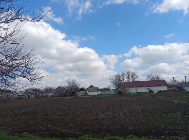 Продам житловий будинок Будинок та земельна ділянка за адресою с-ще Г